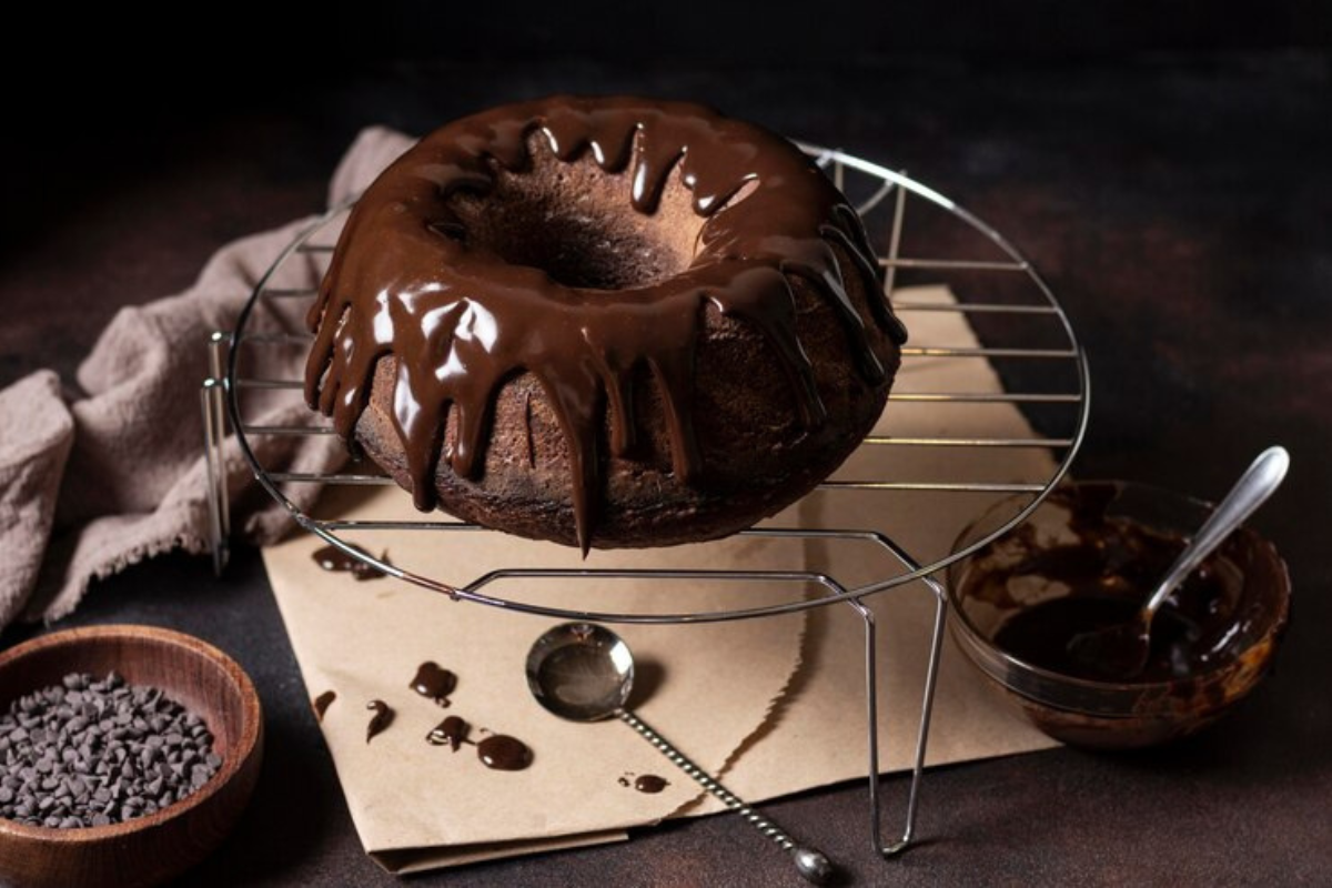 Why chocolate cake is delicious?